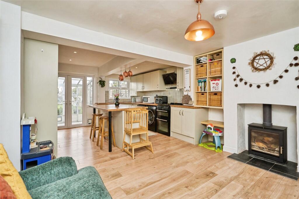 Main image of property: Cavendish Place, Newport, Isle of Wight, PO30