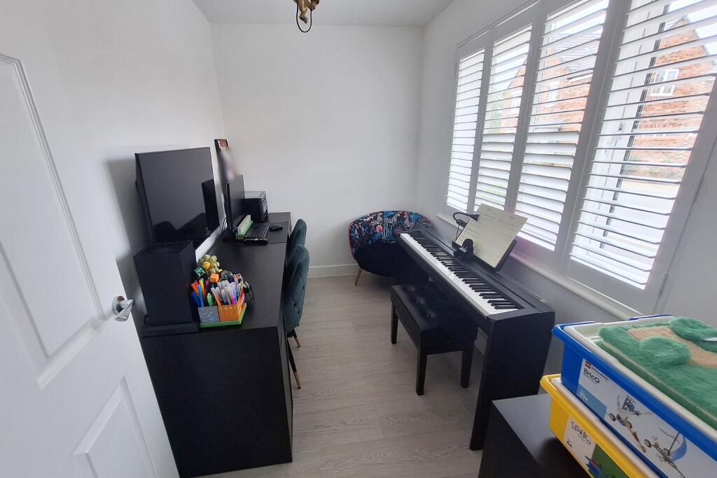 House in Luton - More