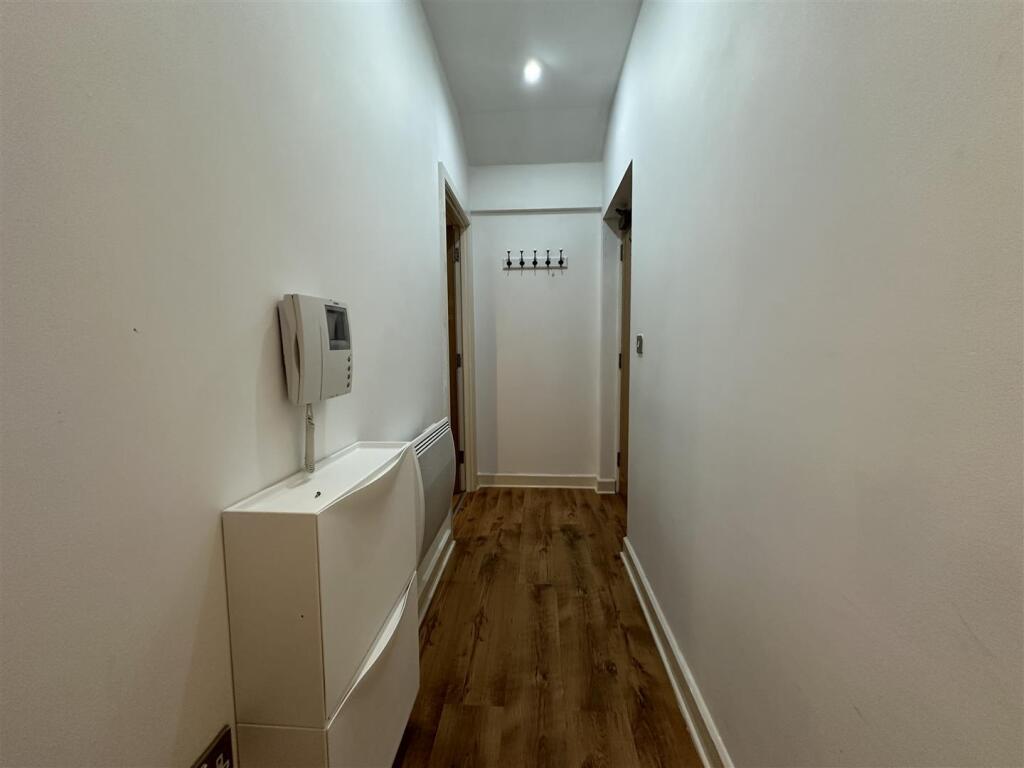 Apartment in Walsall - More