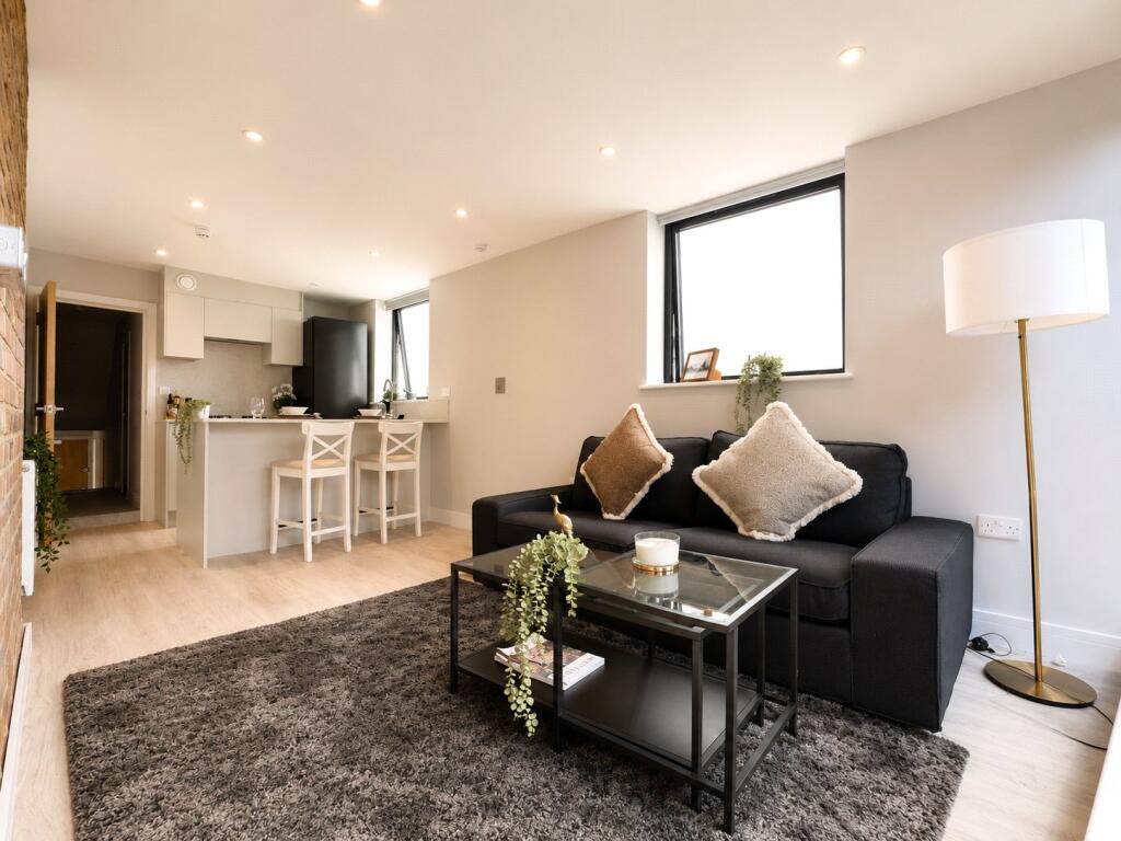 Main image of property: High Road, Willesden, NW10