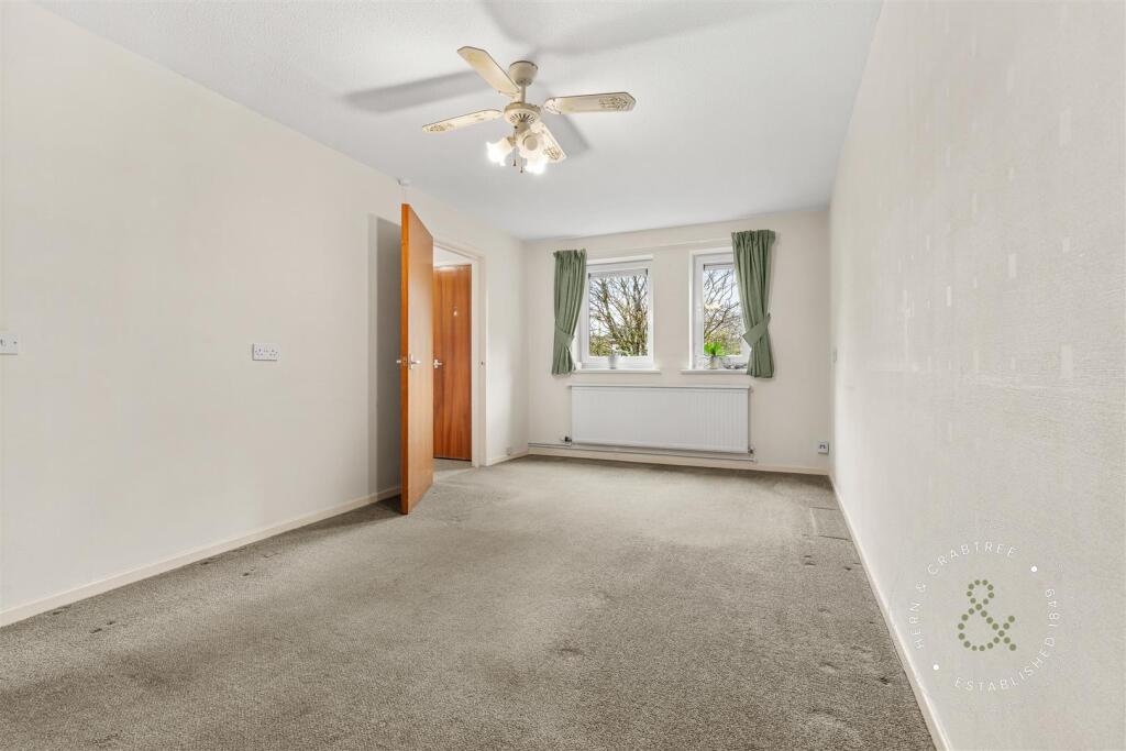 Apartment in Cardiff, Roath - View 2