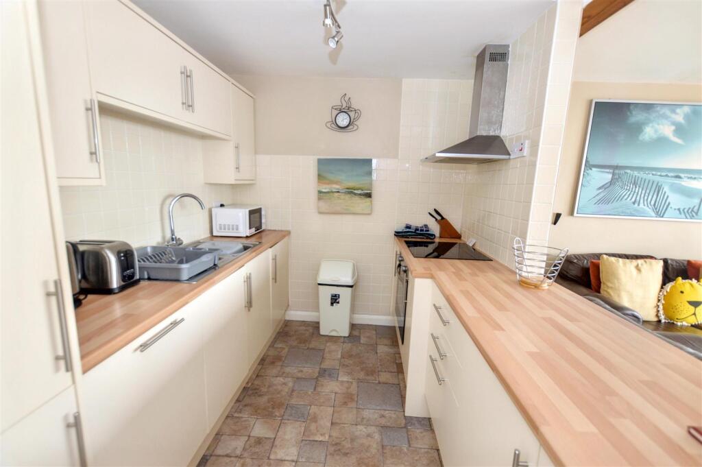 Cliff Road, Sheringham - View 6