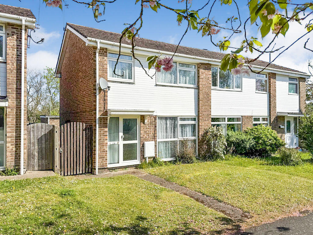 3-bed semi-detached on Cranbourne Park, Hedge End, SO30, £300,000