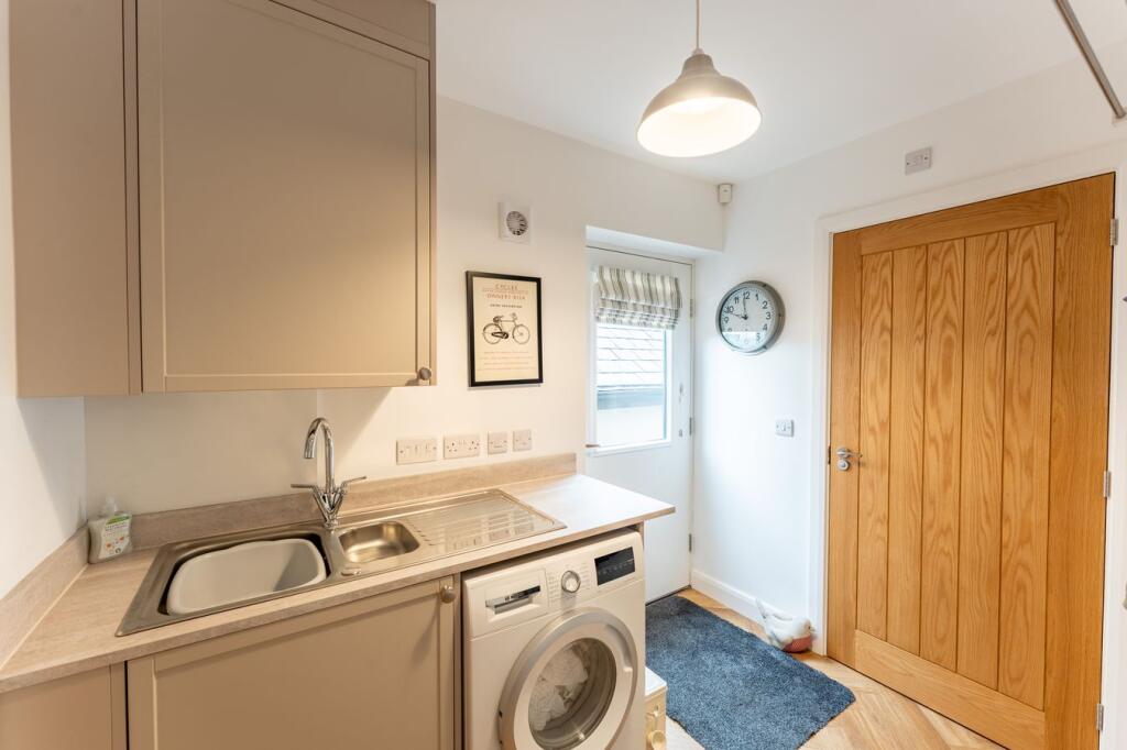 House in Llandrindod Wells, Brecon - More