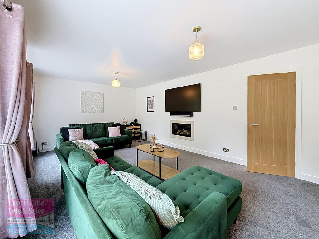House in Chorley, Heath Charnock - More