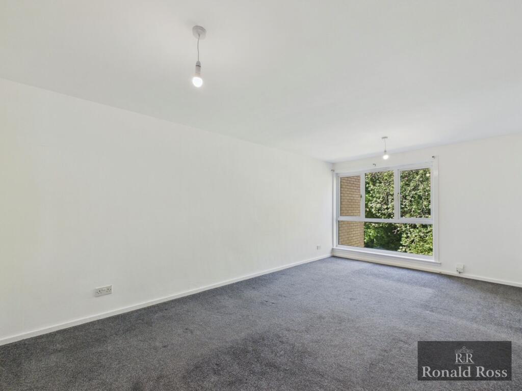 Apartment in Edinburgh, Grovewood, East Craigs - View 2