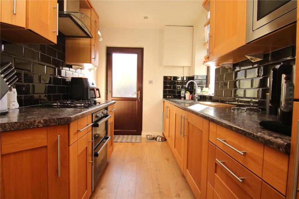 Grange Terrace, Eastburn, BD20 photo 4