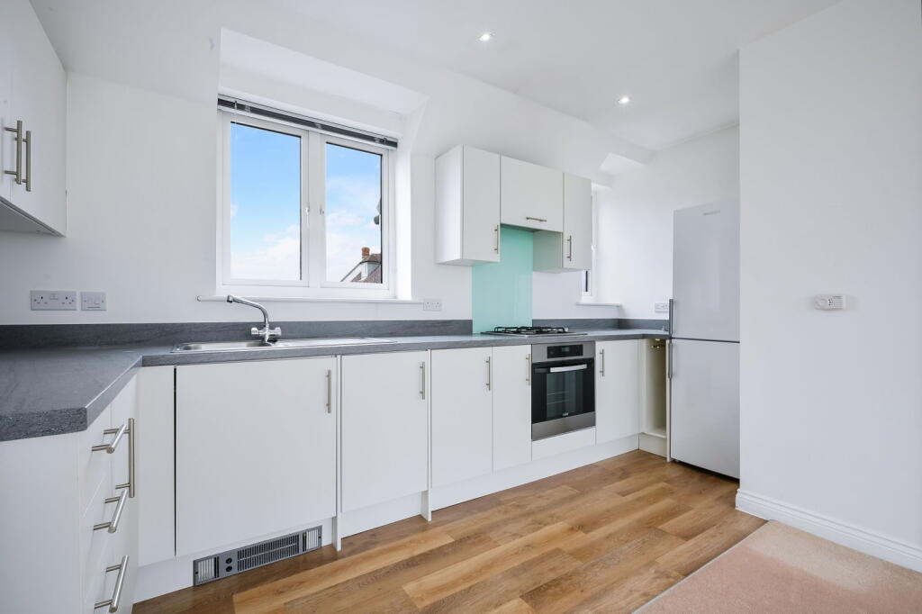 House in Tandridge, Holland, Oxted - More