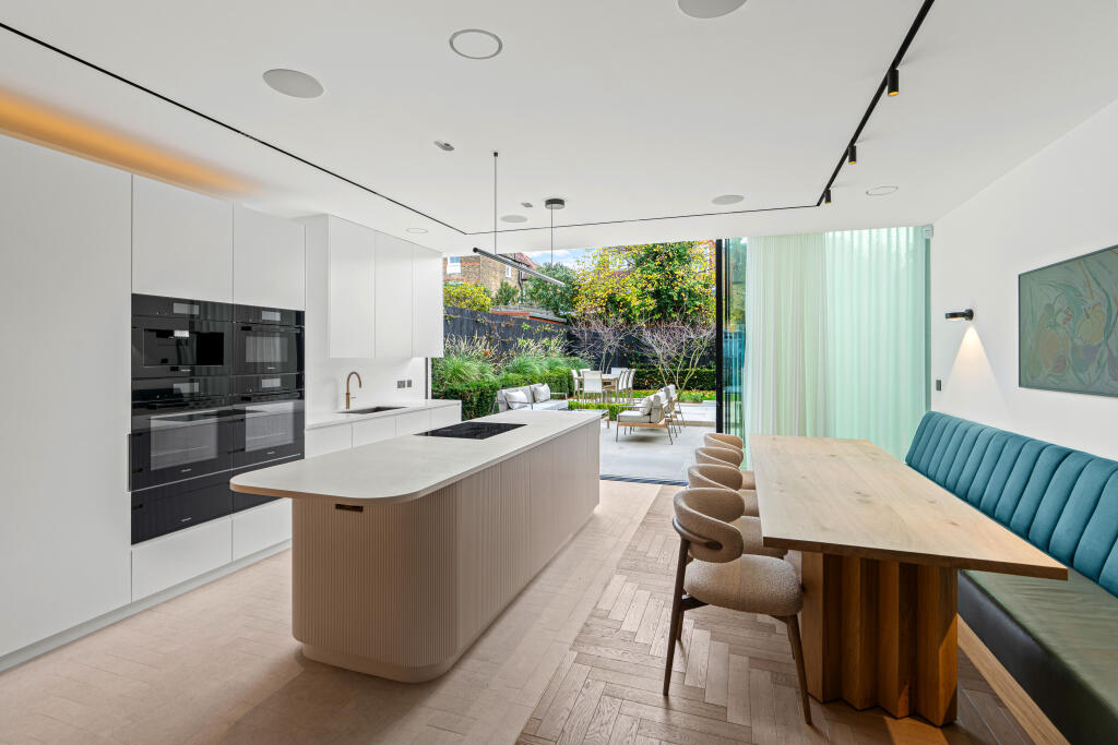 Main image of property: Thurleigh Road, London, SW12