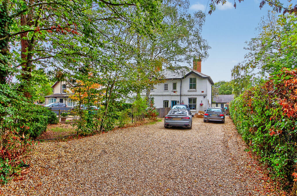 2-bed semi-detached on Old Cove Road, Fleet, GU51, £450,000