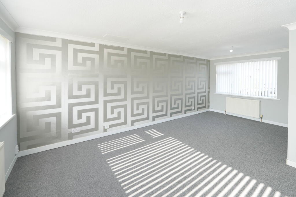 Leven Place, Irvine, KA12 9PE photo 4