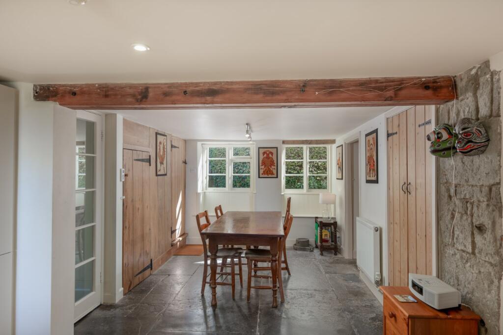 House in Shaftesbury, Dorset - More