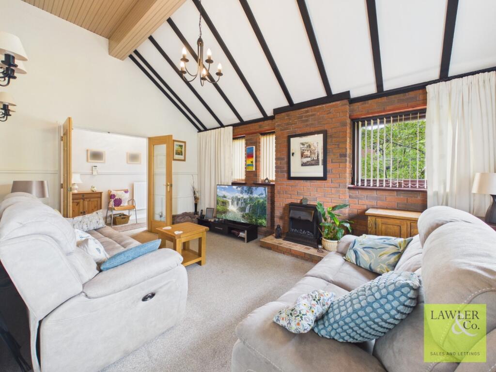 Hazelwood Close, Hyde, Greater Manchester, SK14 3SP photo 3