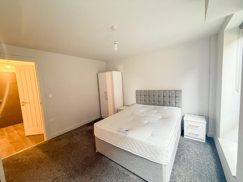Apartment in Liverpool - More