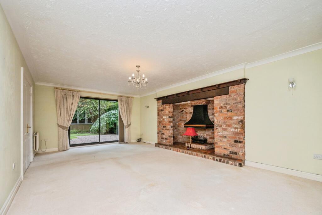Purshall Close, REDDITCH, Worcestershire, B97 photo 3