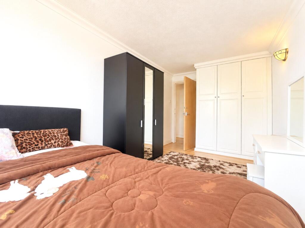 Apartment in London, Royal Borough of Greenwich - More