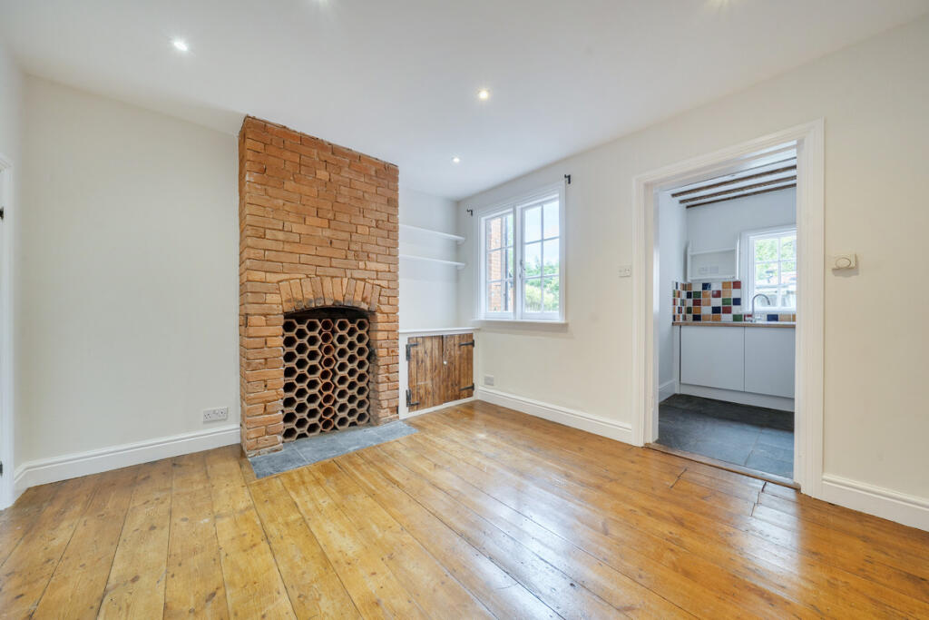 House in Hart, Hartley Wintney - View 4