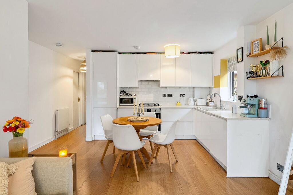 Apartment in London - View 2
