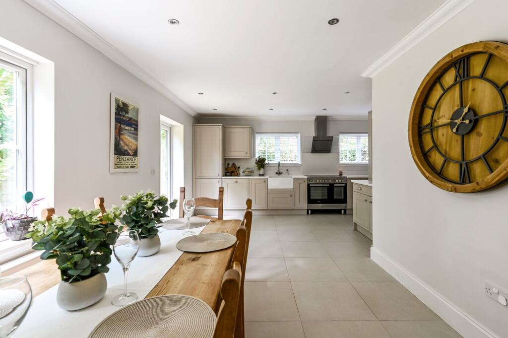 The Willows, Bethersden Road, Shadoxhurst, Ashford, TN26 photo 4