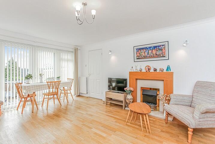 Dene Rise, Witney, Oxfordshire, OX28 photo 3