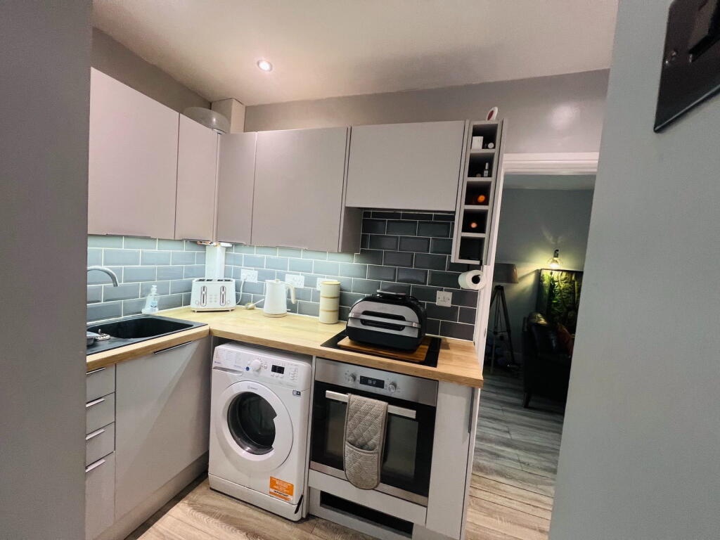 House in Dudley, West Midlands - View 5