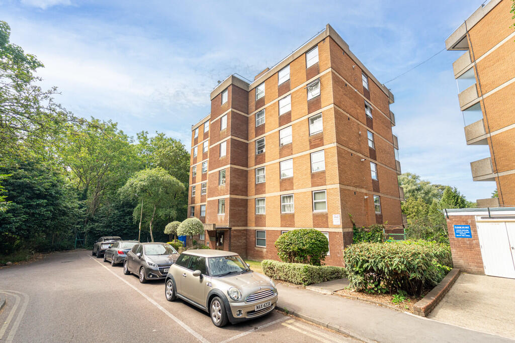Main image of property: 214 Verulam Court
