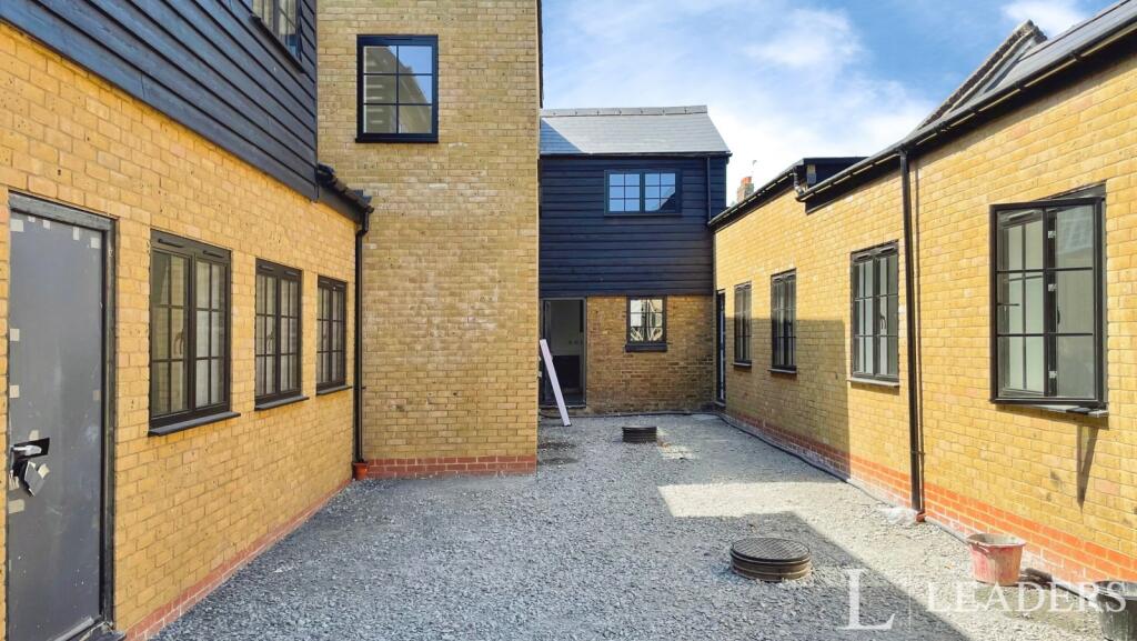 Main image of property: Victoria Avenue, Southend-on-Sea, Essex, SS2