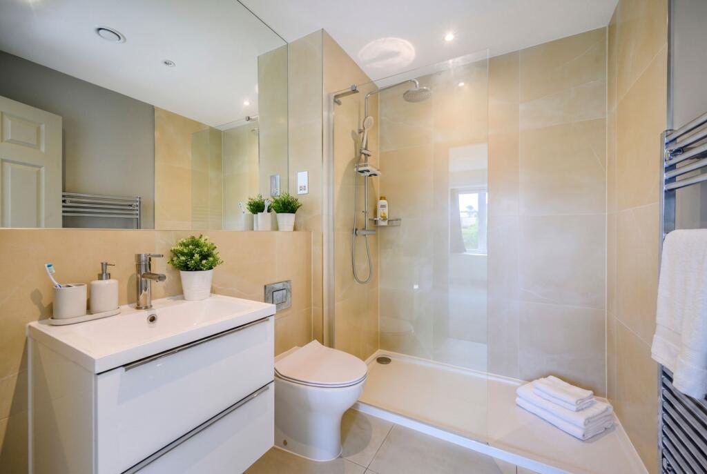 Apartment in Reading, Barkham - View 5