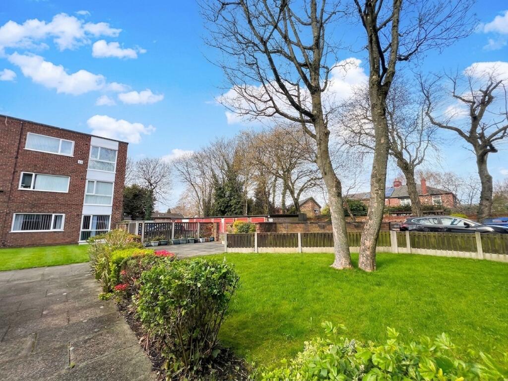 Eccles Old Road, Knowles Court, M6 - Mehr