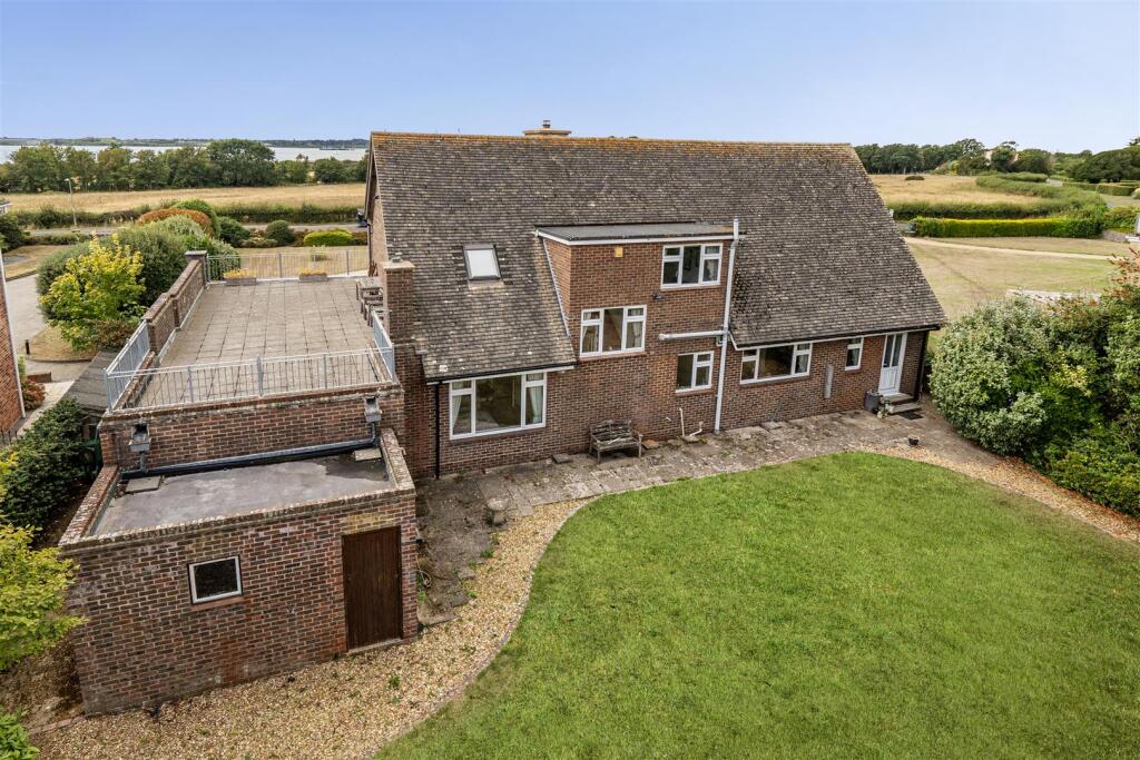 House in Southampton - More