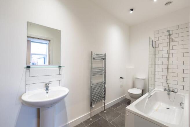 Ensuite 1.jpg