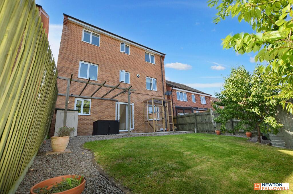Newbury Crescent, Bourne, PE10 photo 2
