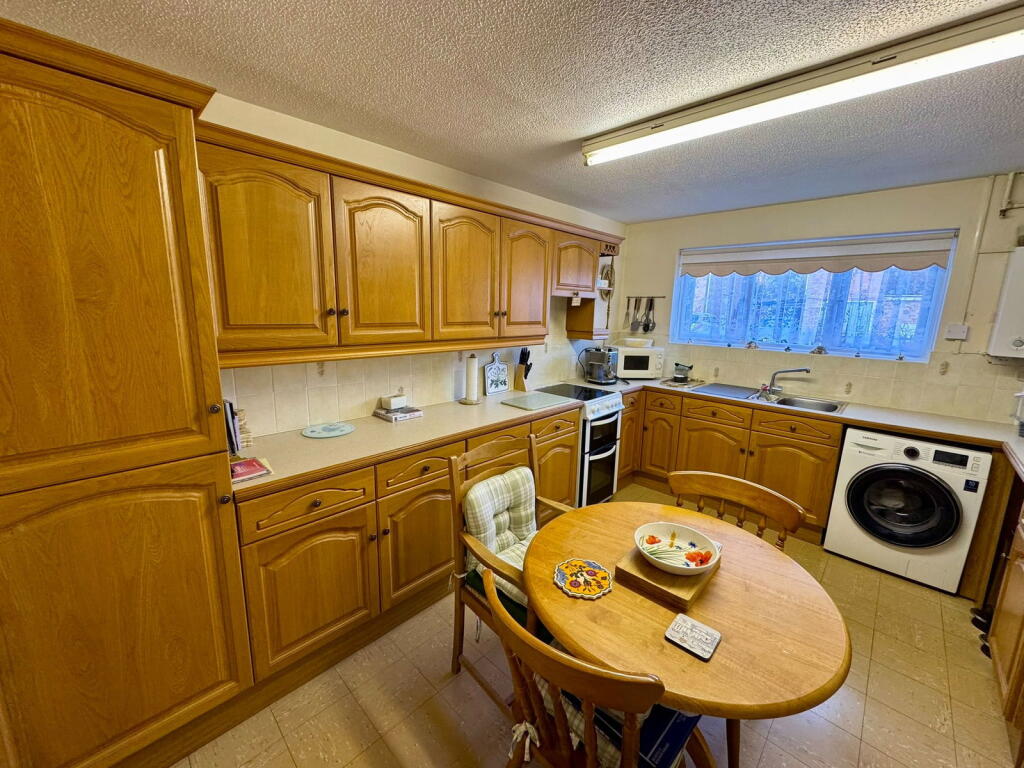 Claygate, Ashford, TN23 photo 2