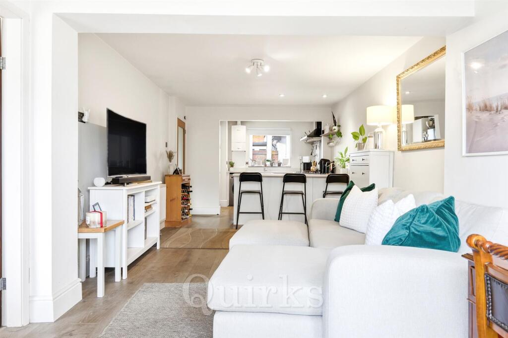 5, Petresfield Way photo 3