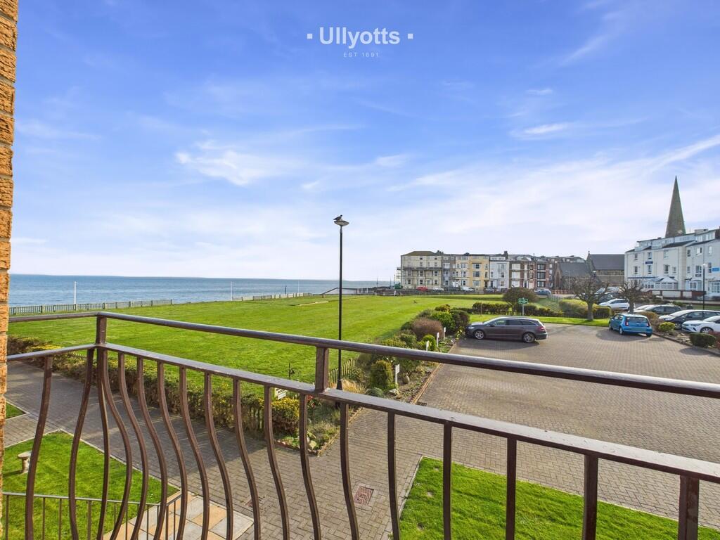 2-bed apartment on Alexandra Court, Bridlington, £190,000