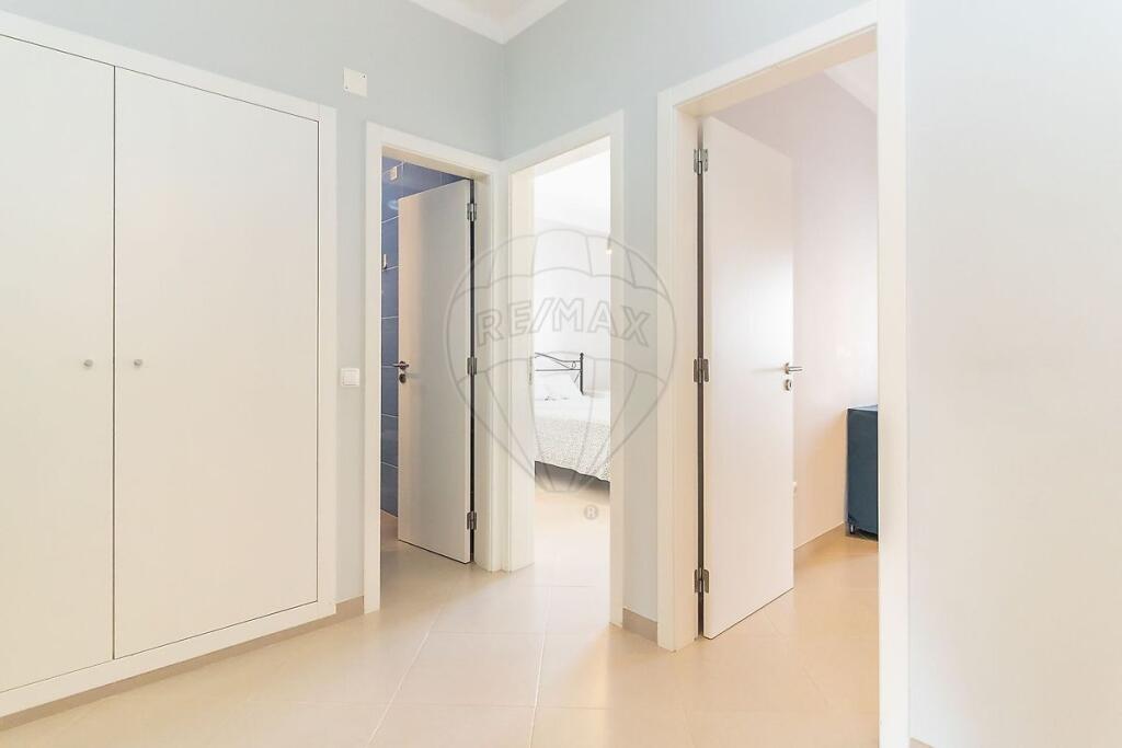 Main image of property: Setúbal, Barreiro
