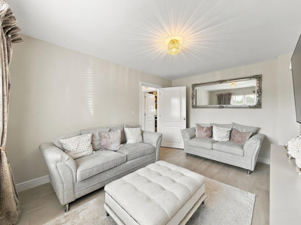 House in Newport, Mon Bank, Stow Hill - View 4