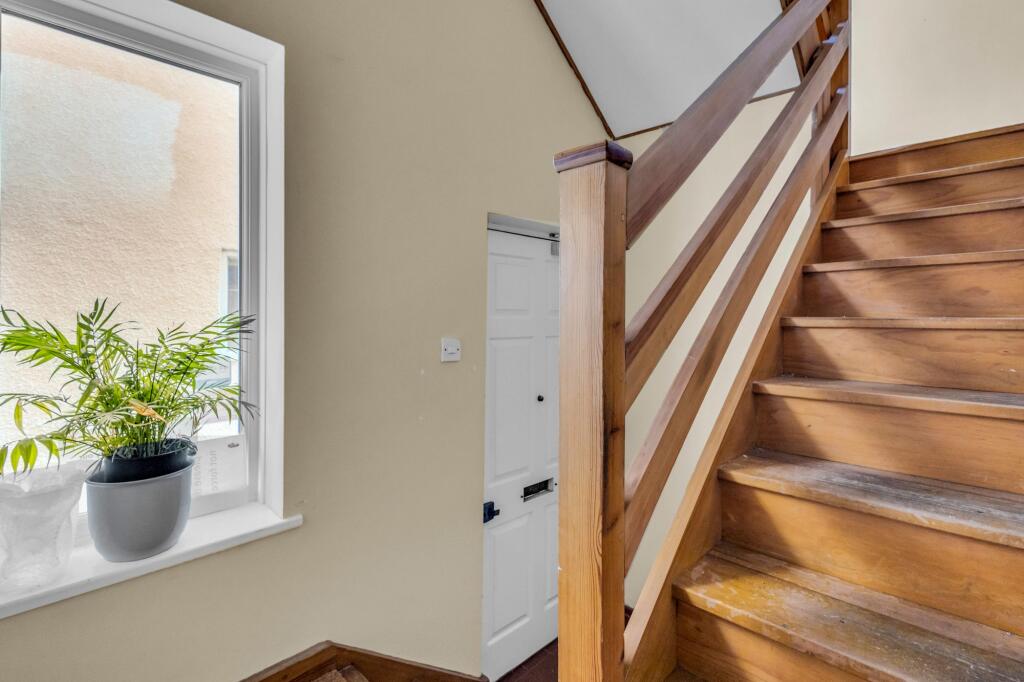 Apartment in Ilford - View 5