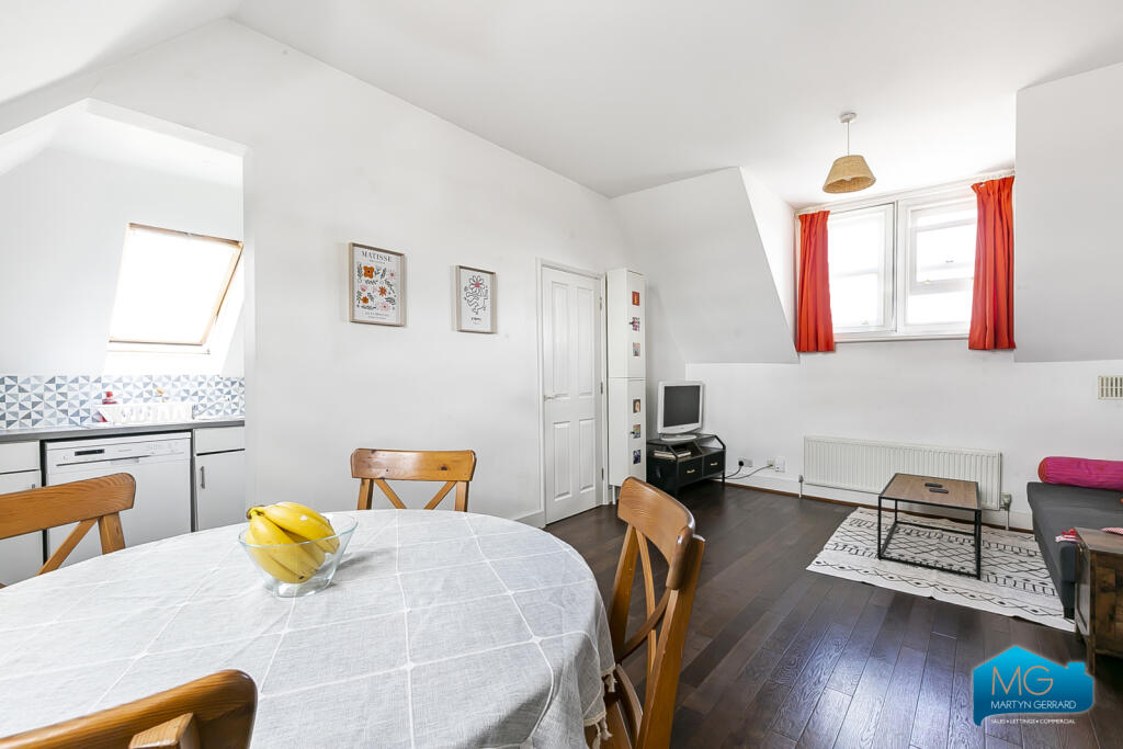 Apartment in London, Ferme Park, Crouch End - View 4
