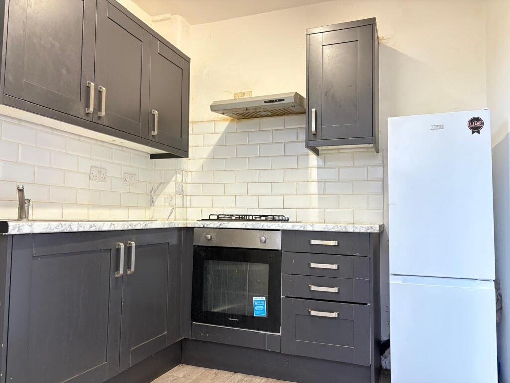 House in Croydon - More