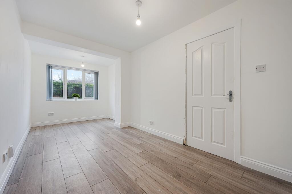 Brandlesholme Road, Bury, BL8 photo 2