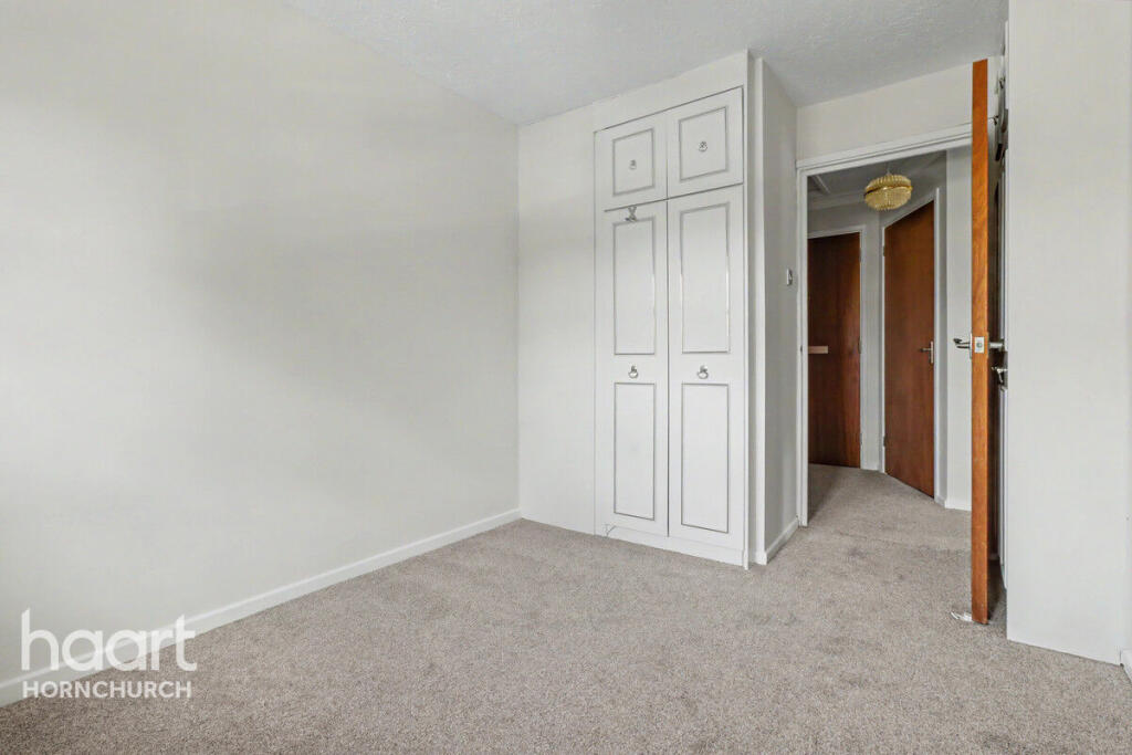 Apartment in London, Hornchurch - More