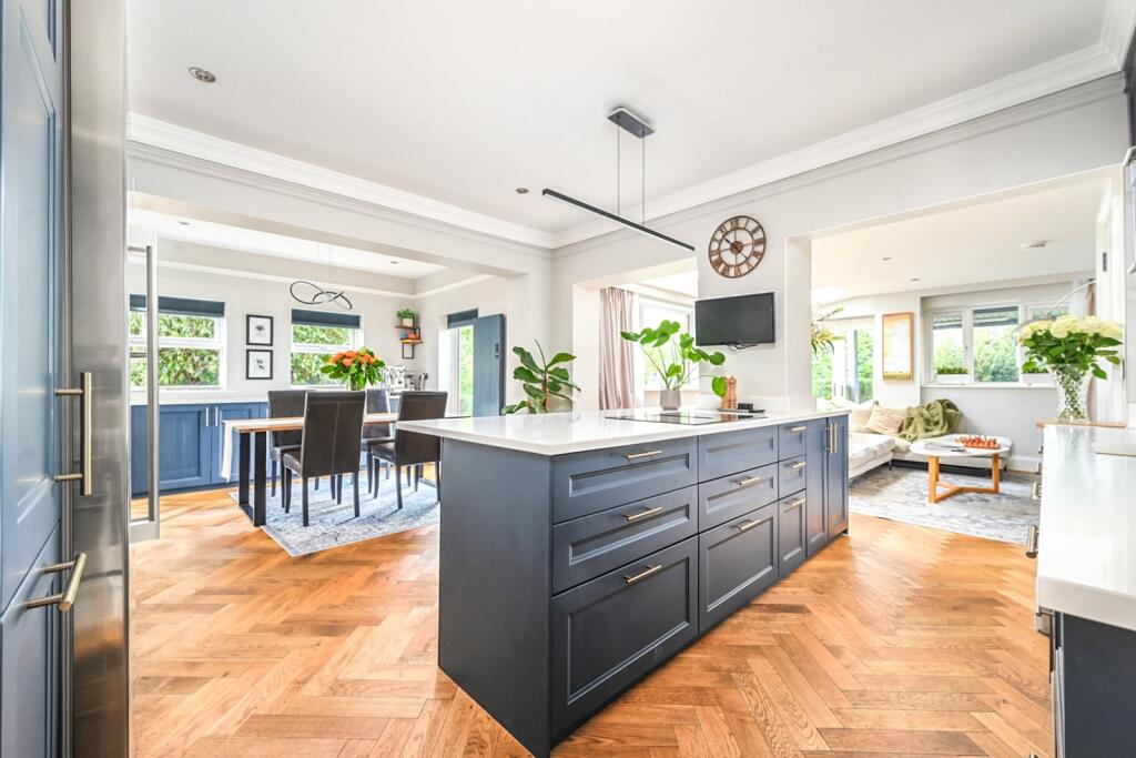 Sunte Avenue, Lindfield, Haywards Heath, West Sussex, RH16 photo 2