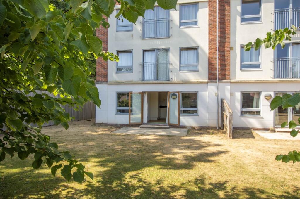 Main image of property: Thorpe Road, Norwich