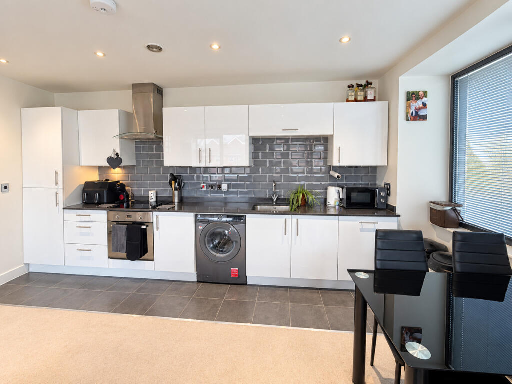 Apartment in Poole, Longfleet - View 3
