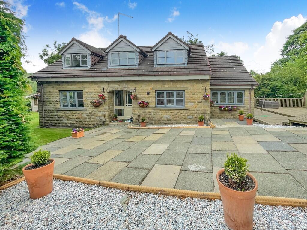 Main image of property: Albany Drive, Huddersfield, West Yorkshire, HD5