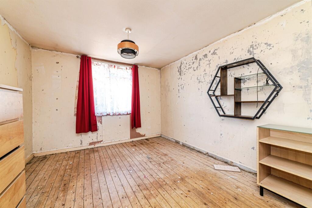 Gregory Close, Basingstoke - More