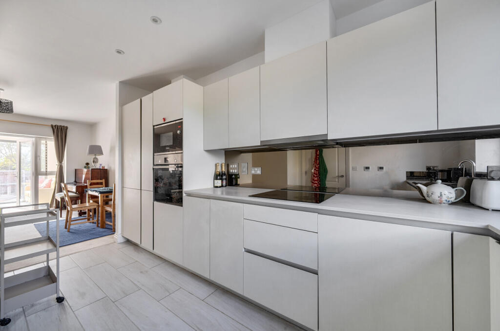 House in Reading, Warfield - View 5