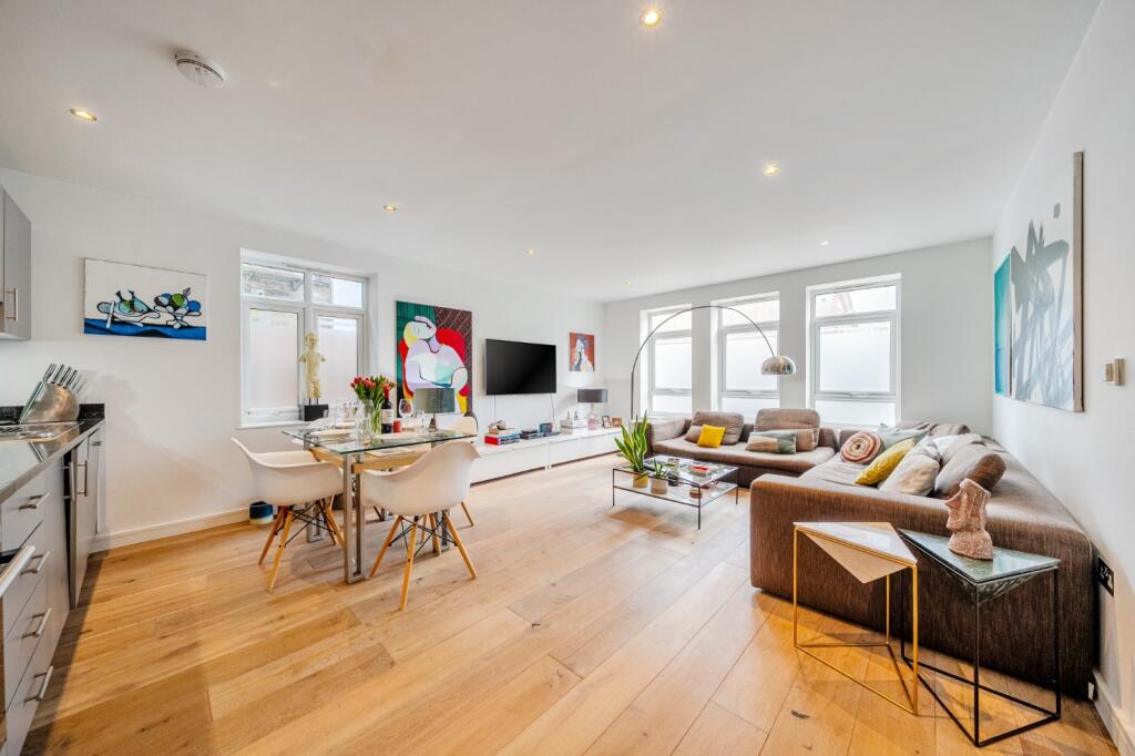 Main image of property: London Road, Kingston Upon Thames, KT2