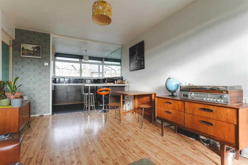 Apartment in London, Bethnal Green - More